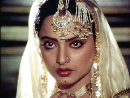 Actress on Sizzling Actress Rekha Turns 58 Today   The News Insight
